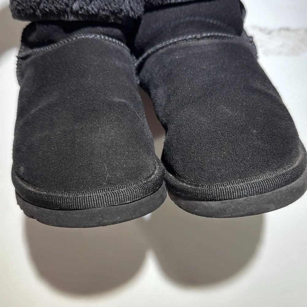 🥳🥳UGG Classic Short Boot, Authentic, Leather & Genuine Sheepskin, Size W5